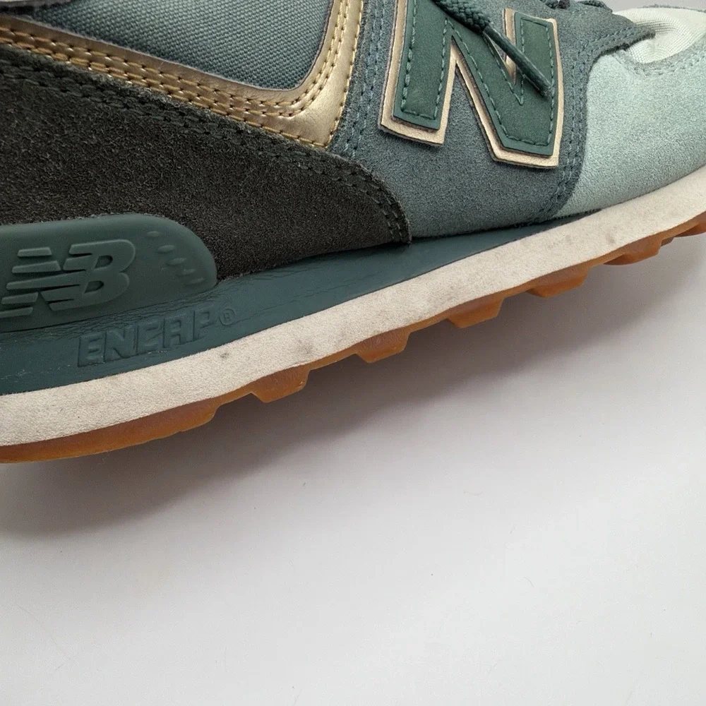 New Balance 574 Women's Size 8.5 Shoes  Metallic patch Agave Sneaker WL574MLC